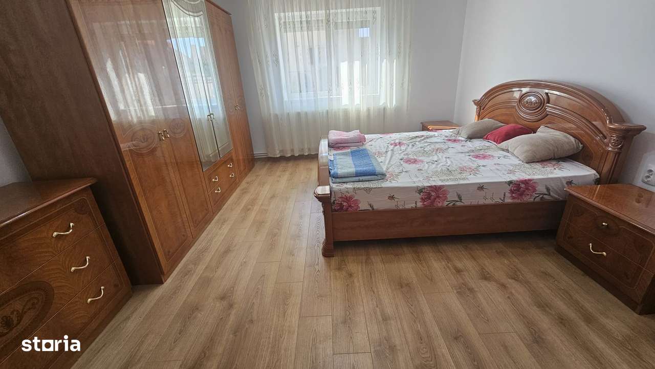 Casa cu 3 dormitoare de inchiriat in zona Iosia (strada Zarandului) - Imagine principală: 4/17