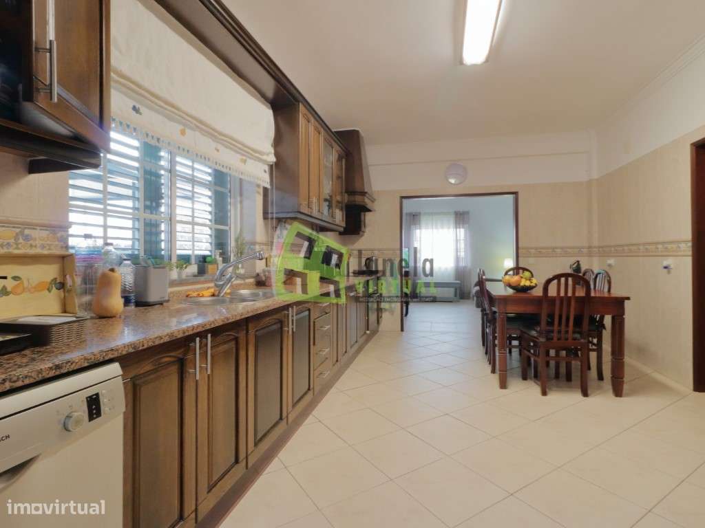 Moradia Isolada T5 em Fernão Ferro, Localização Central - Grande imagem: 4/45