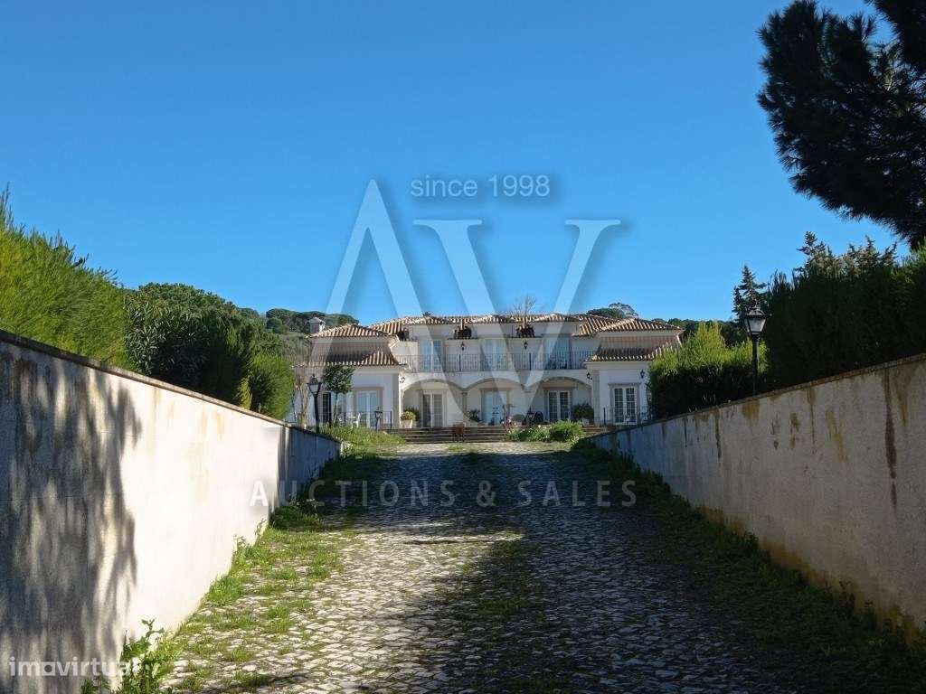 Quinta composta por moradia de dois pisos, com piscina, garagem e t...-2