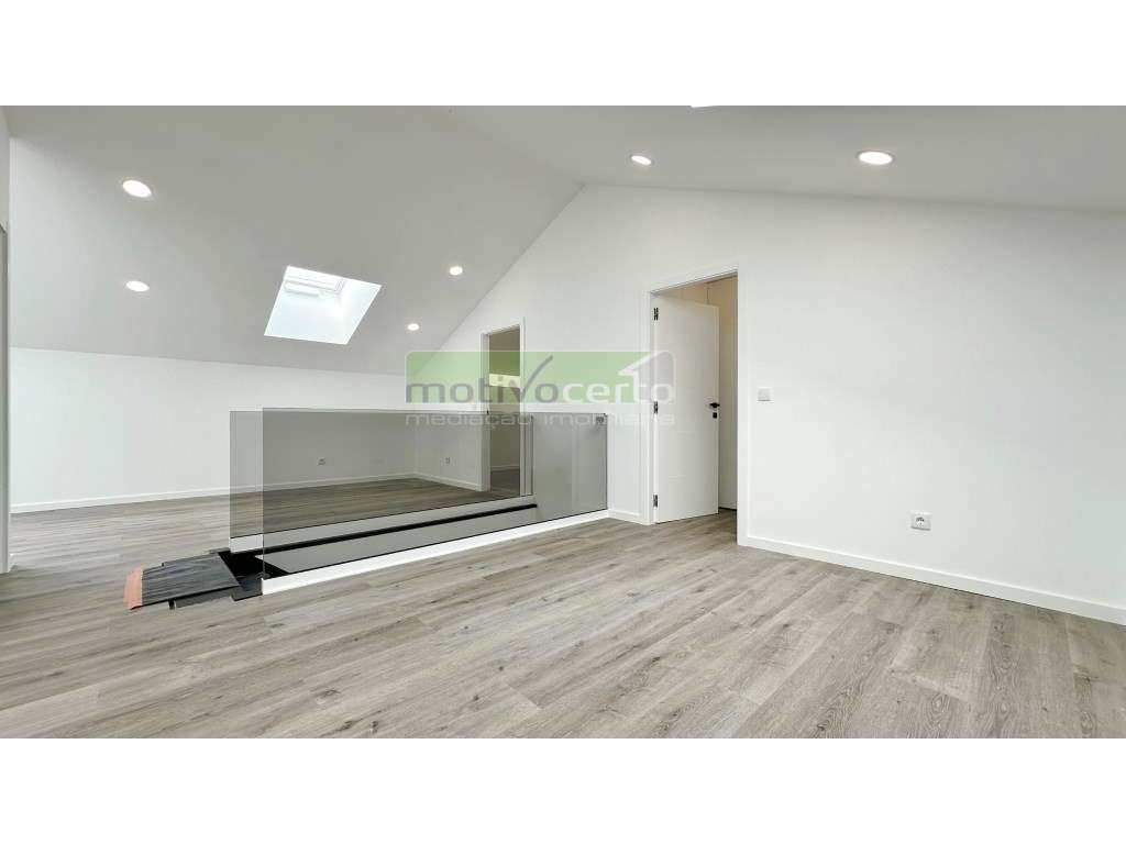 Possibilidade de PERMUTA - Moradia Isolada T4 no Cacém, Sintra. Aca...-9