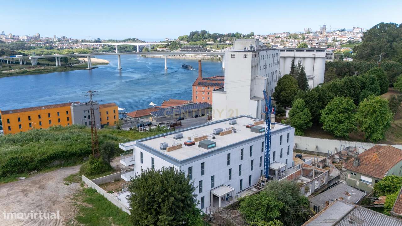 T2 Único com Terraço de 277m² | Valbom, Gondomar-33