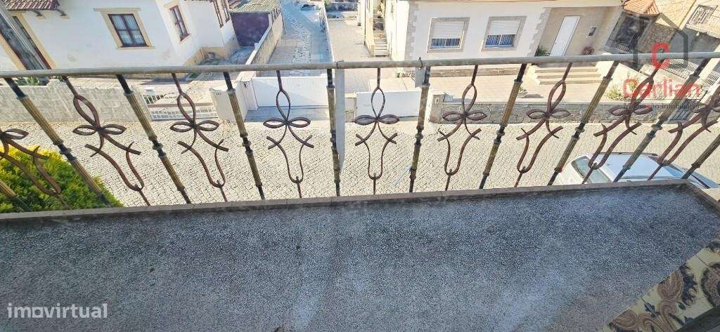 CONJUNTO DE 2 MORADIAS EM GULPILHARES-5