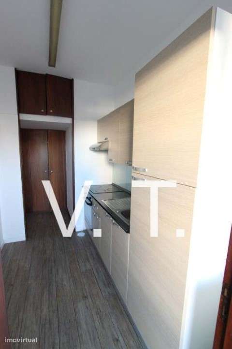 T4 C/1 LG - R. Júlio Dinis- Galiza/Palácio Cristal- Hosp Stº Antonio - Grande imagem: 3/21