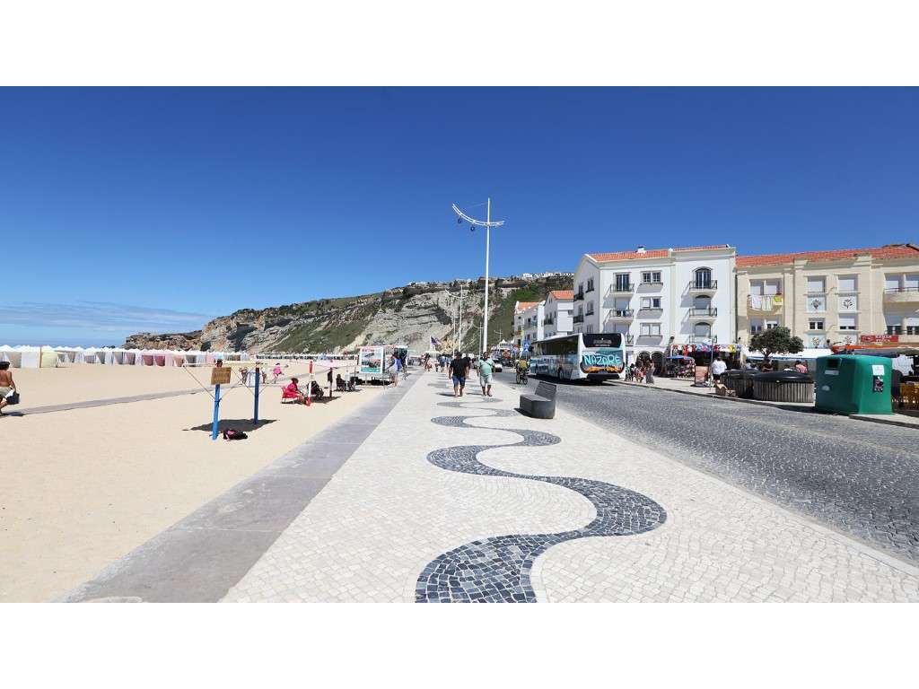 Apartamento T1 + Sotão em Primeira Linha de Mar na Nazaré-21