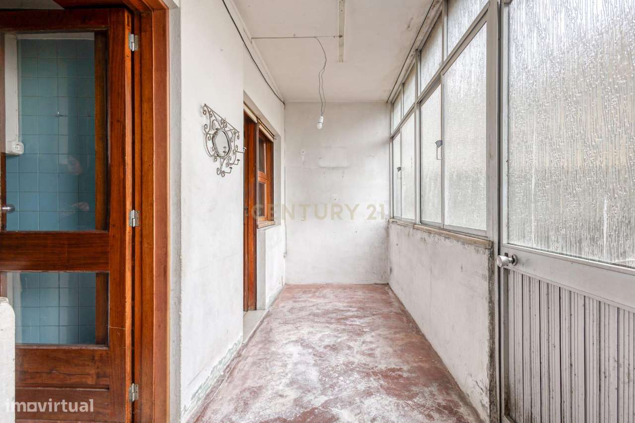 ✨ T1+1 com Pátio no Porto – Excelente Oportunidade de Valorização! ✨-8