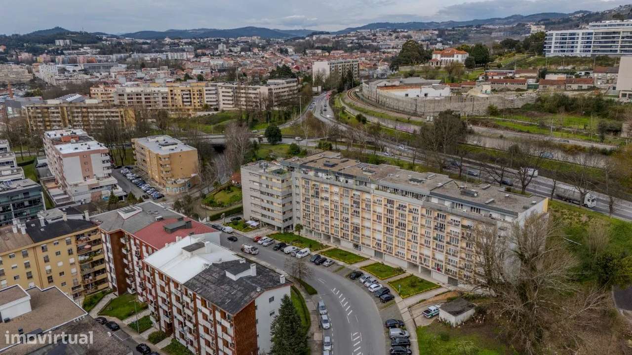 Apartamento T4 Salgueiral - Guimarães-23