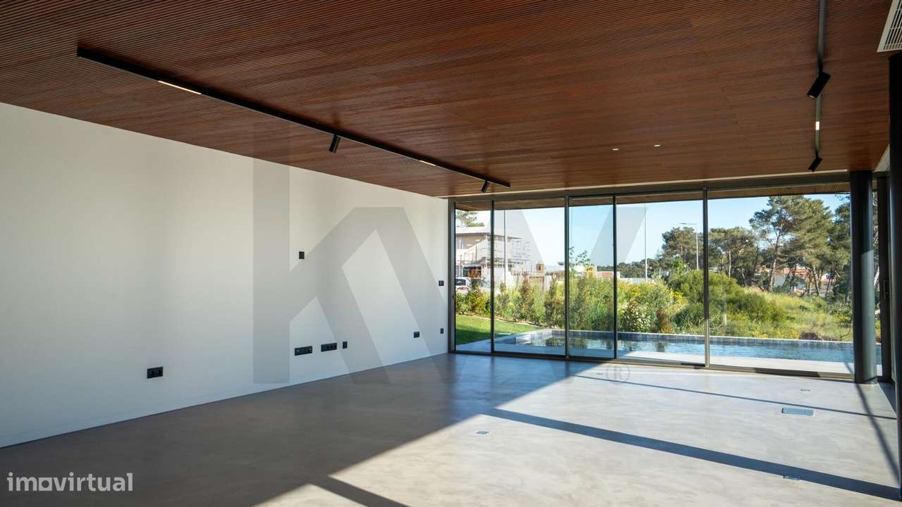 Moradia T4 de Luxo em Birre | 3 Pisos, Piscina, Cave com Luz Natural e - Grande imagem: 2/60