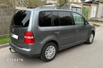 Volkswagen Touran 2.0 TDI Highline - 3