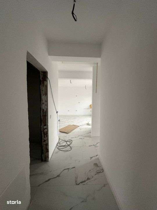 Vanzare Apartament 2 camere+curte 60mp si 2 locuri de parcare-6