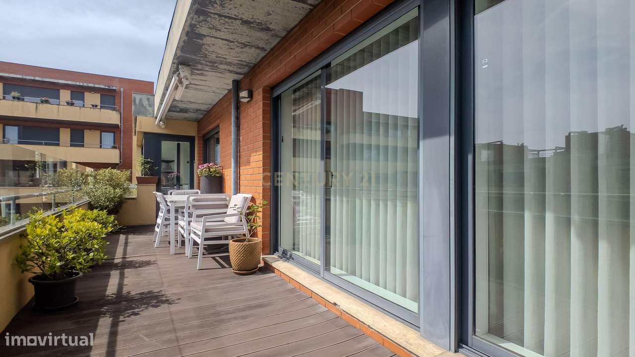 Apartamento T3 com Terraço, Varanda, Garagem | Último andar em Paranho - Grande imagem: 3/39