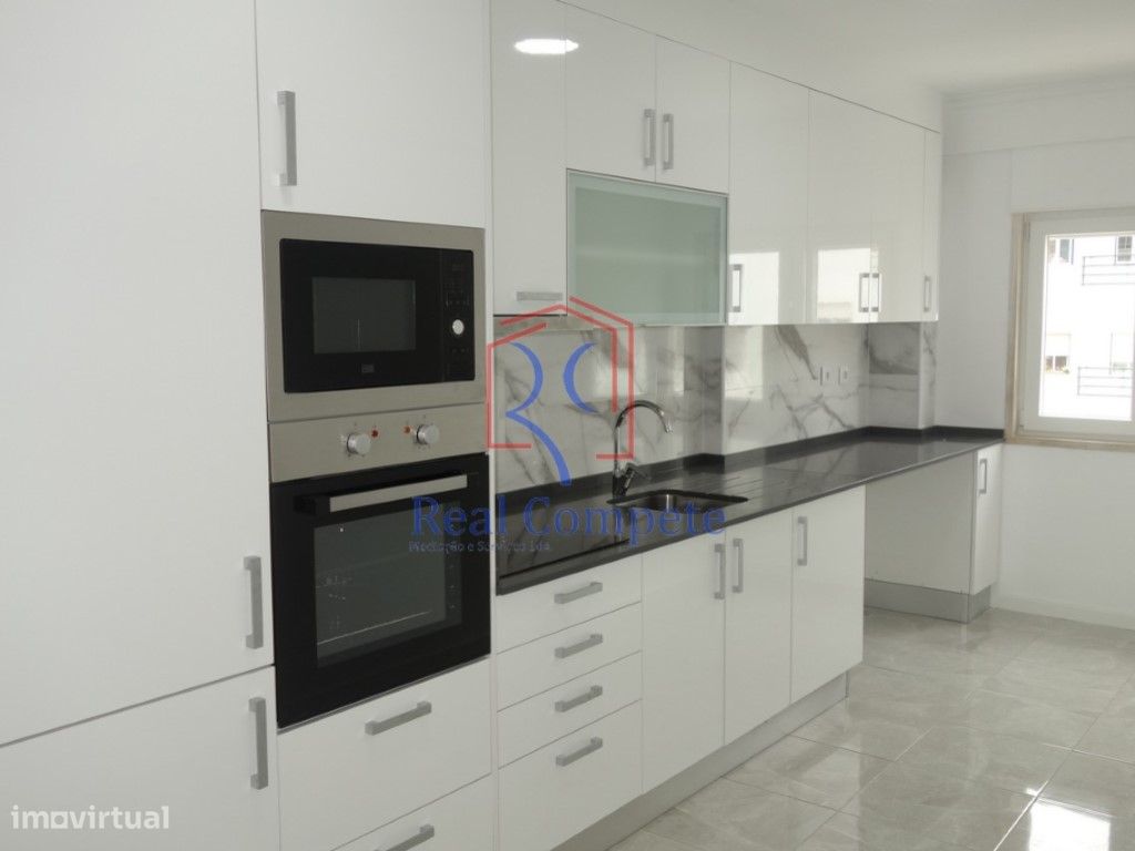 Apartamento T3 remodelado e com arrec...