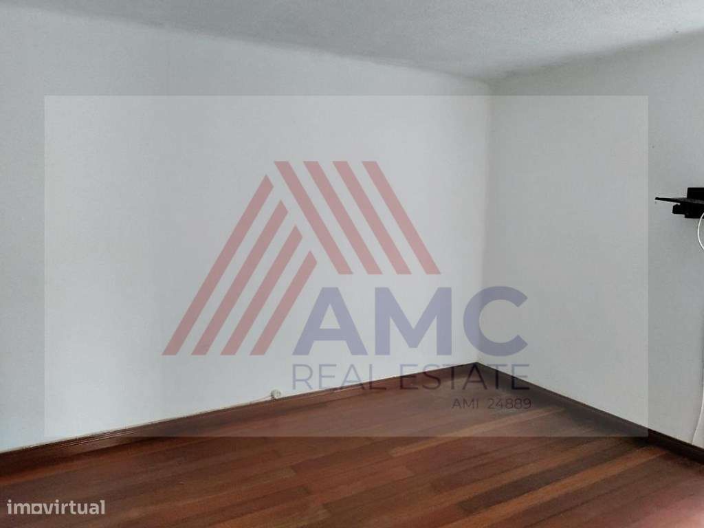 VENDE-SE MORADIA T4 EM SÃO ROQUE DO PICO - Grande imagem: 4/7