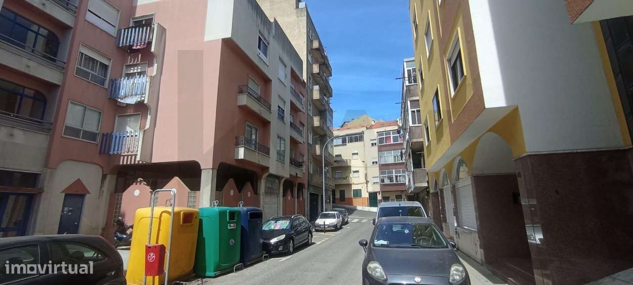 Oportunidade Única: Garagem Box com 16 m2 na Encosta do Sol-7