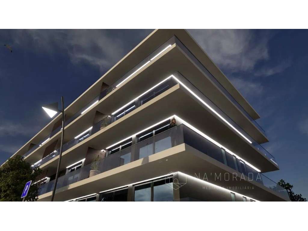 Apartamento T3 com duas frentes e duas varandas no Empreendimento L...-16
