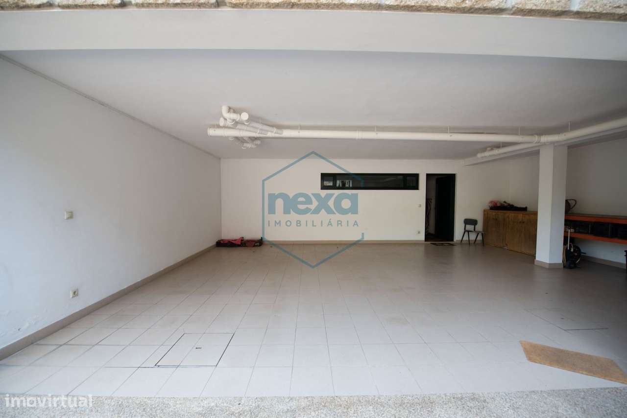 Moradia inserida em Quinta-54