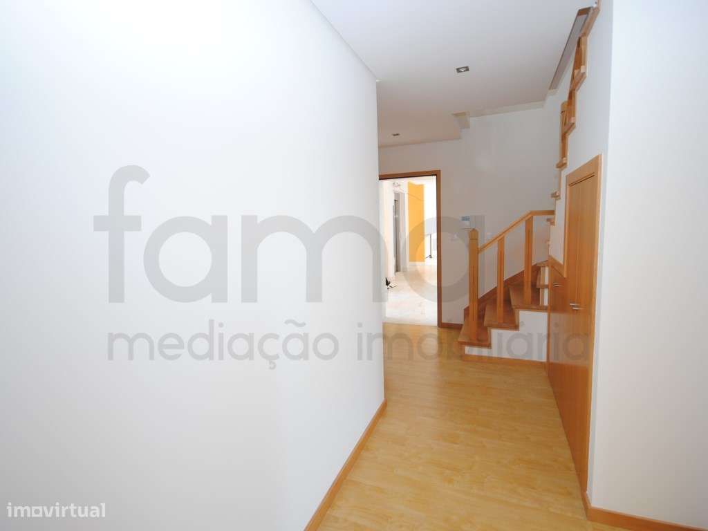 T3 Duplex com terraço centro da Parede-34