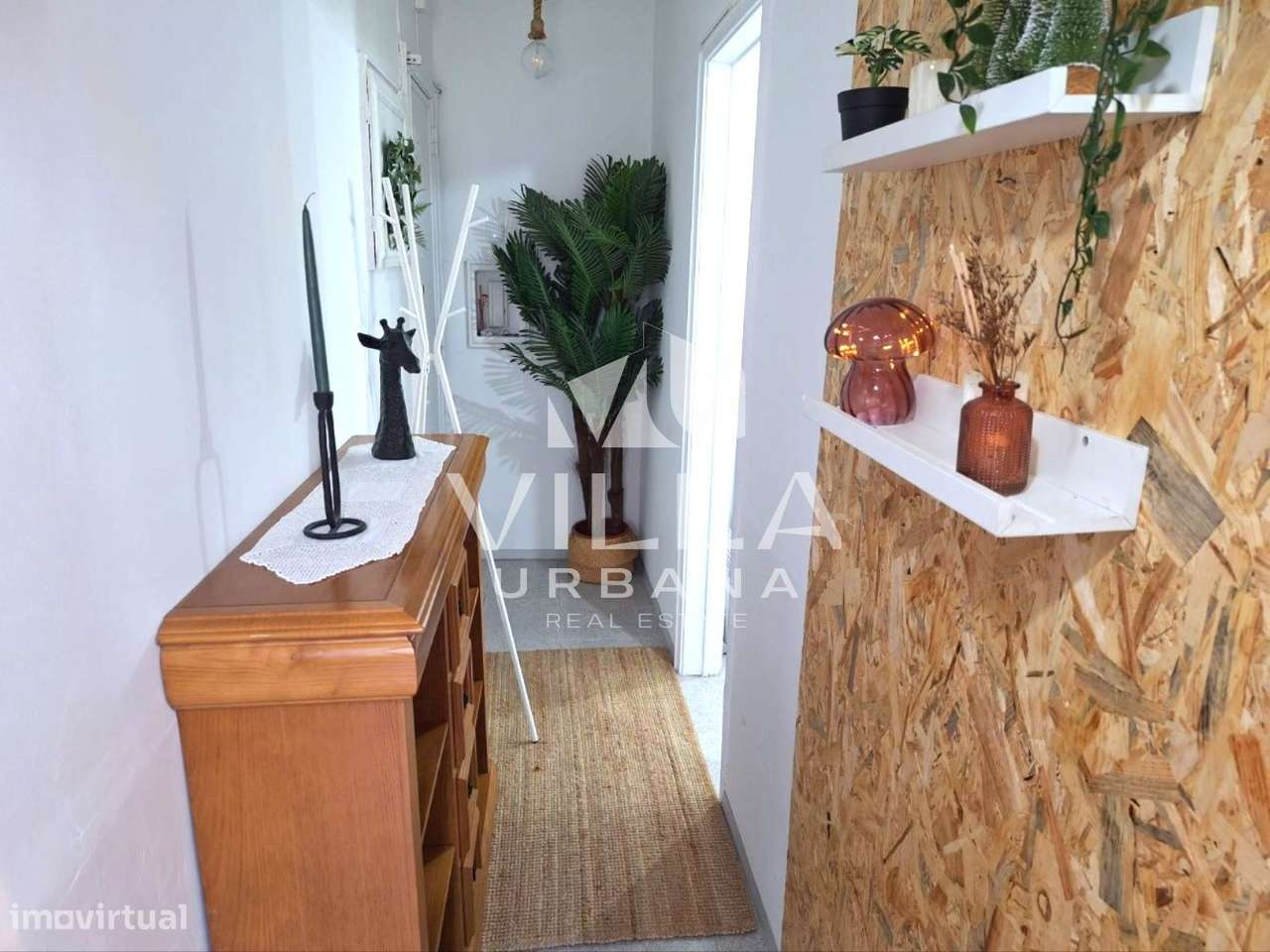 OPORTUNIDADE em São Domingos de Benfica – T1+2 com Excelente Potenc-1