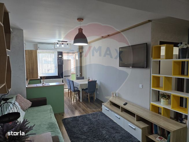 Apartament cu 3 camere de vânzare, cartier FIALD-16