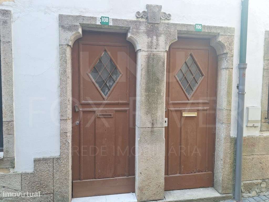 Prédio no Centro Histórico de Monção - Grande imagem: 4/21