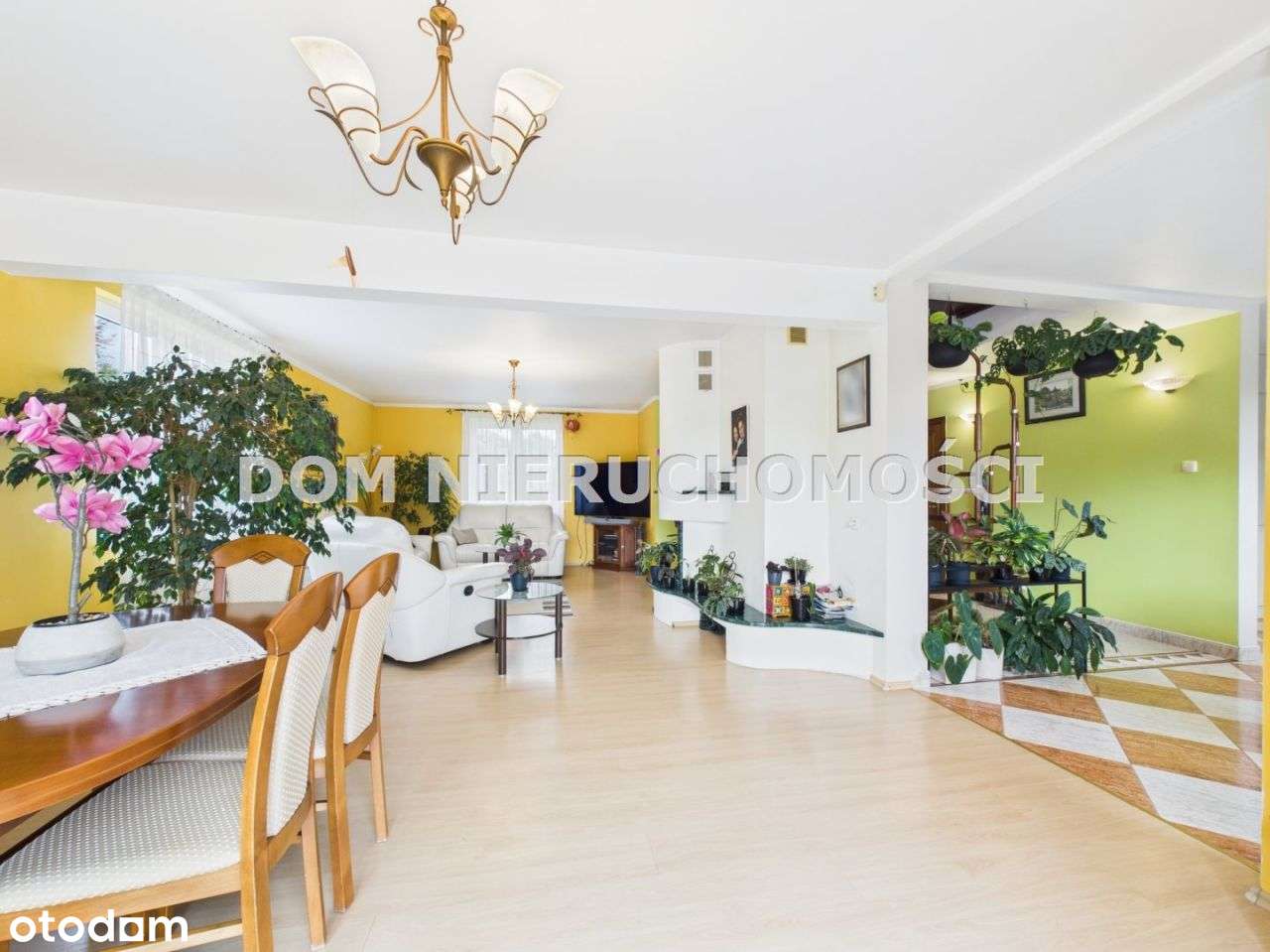 Dom pod Olsztynem z pięknym ogrodem!-18