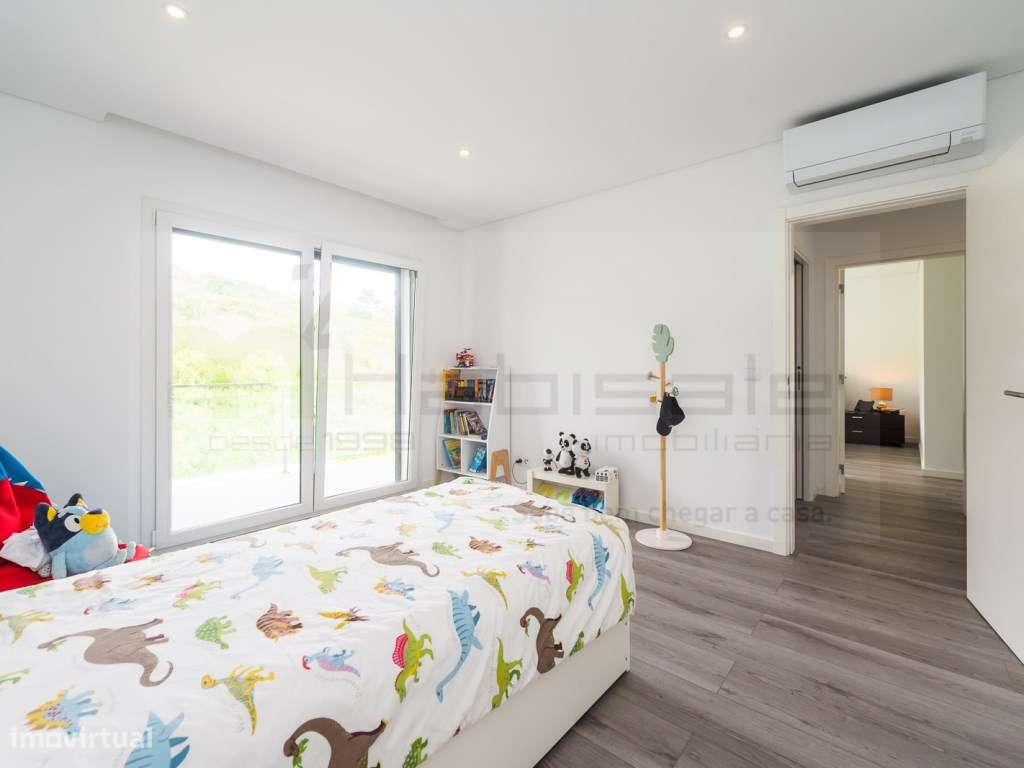 Moradia T4+1 moderna em Vale Grande, Odivelas-25