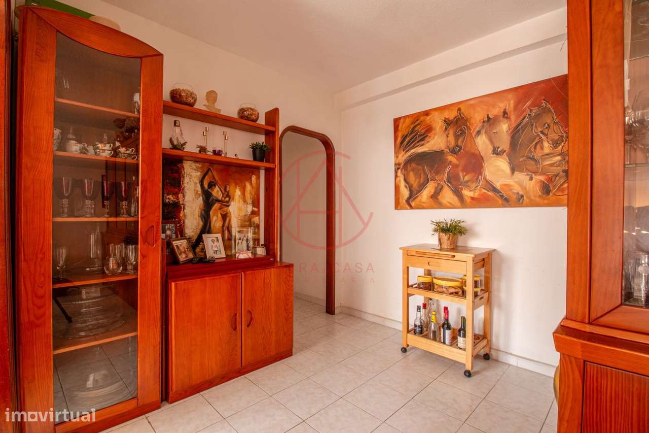 APARTAMENTO T3 1º andar c/ elevador - Sto Antonio da Charneca-12