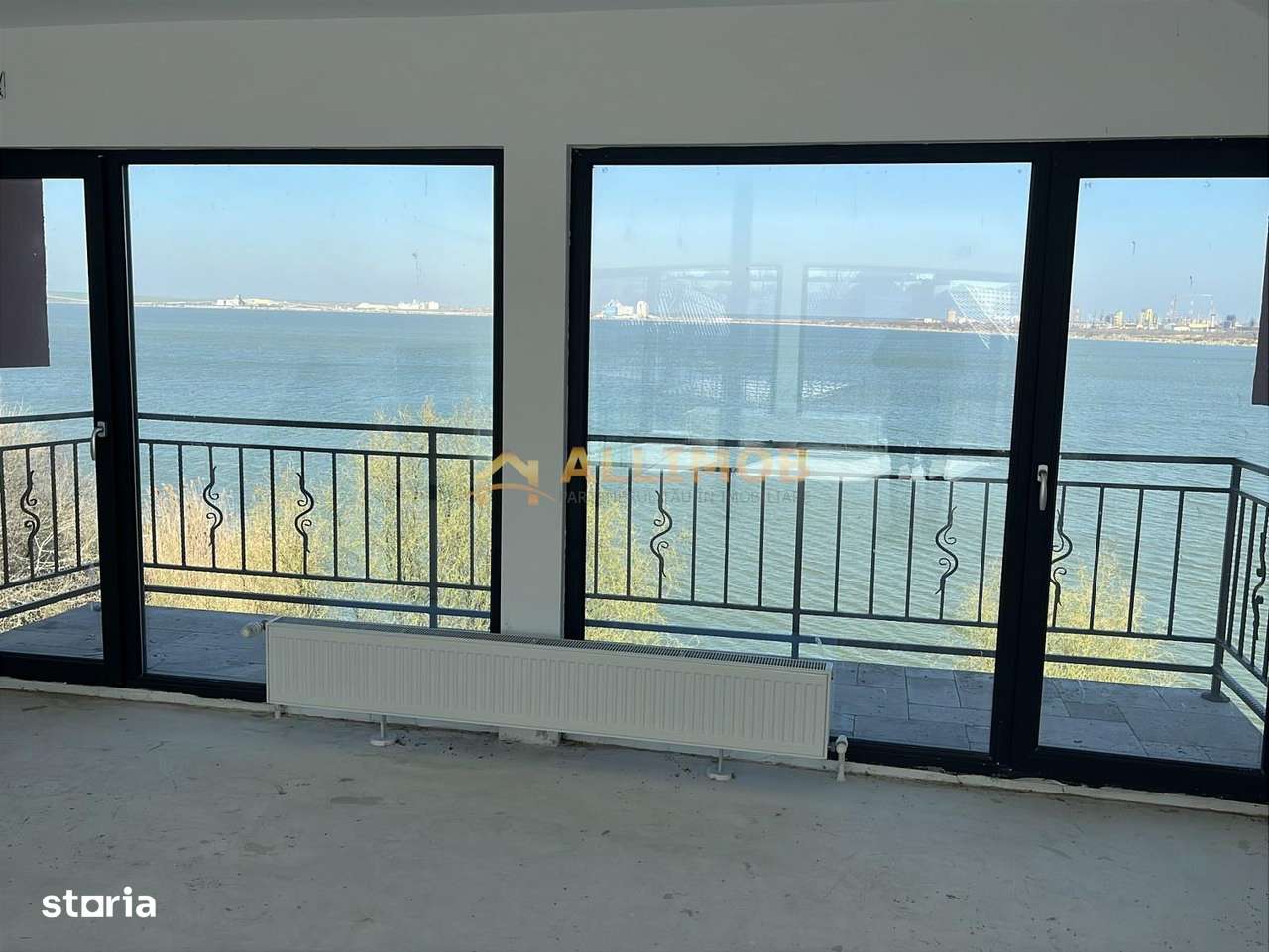 Eleganta la malul lacului- Vila premium cu ponton privat.-12