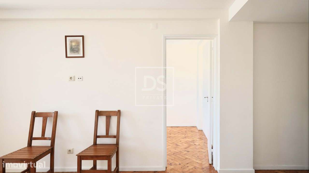 APARTAMENTO T2 RENOVADO E MOBILADO - Grande imagem: 3/17