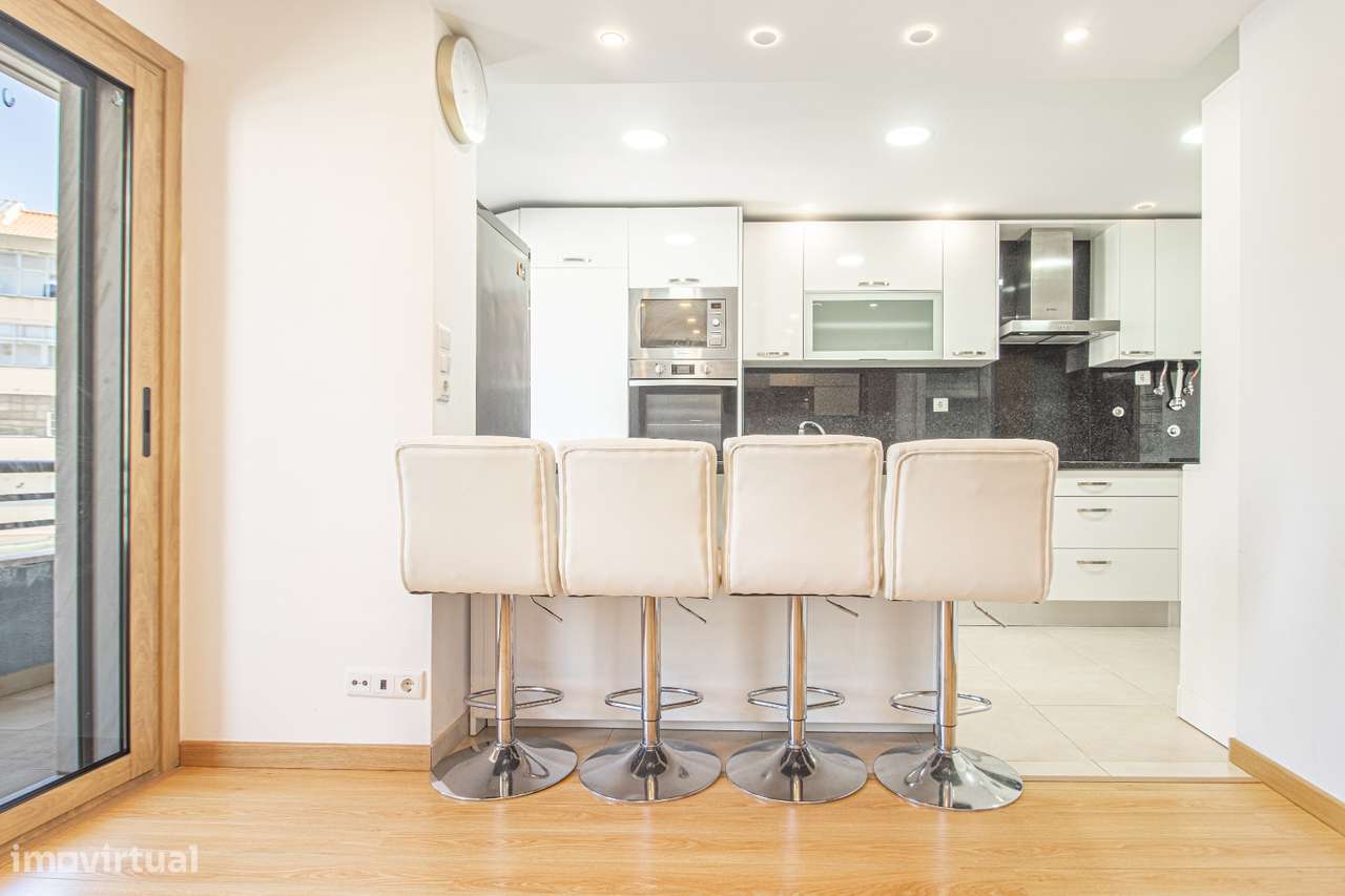Apartamento, T1+1 Moderno na Venteira Amadora-0