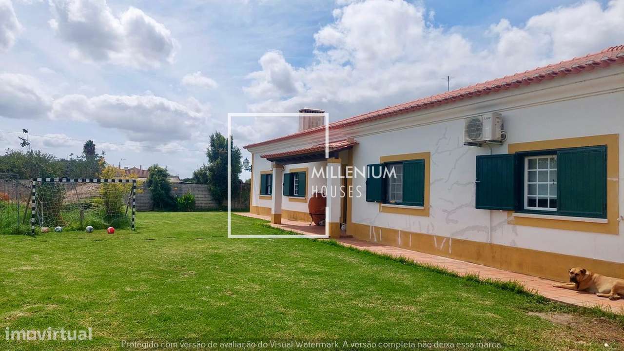 Moradia T4 com Jardim e Piscina – Benavente-1