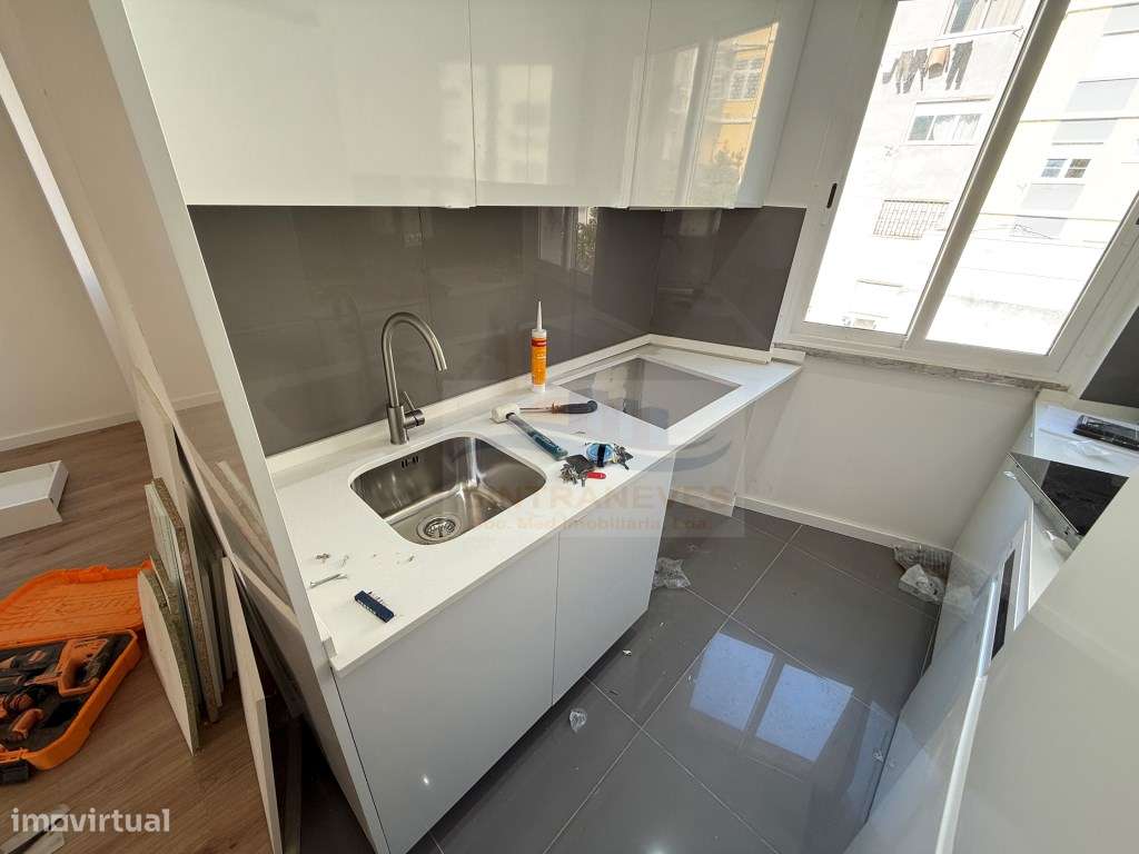 Apartamento T3 Fantástico e Totalmente Remodelado ao Pé da Igreja P...-21