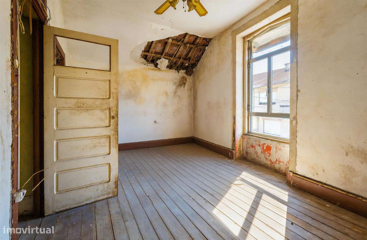 Casa Bifamiliar na Senhora da Hora | 185 m2 | Terreno com Cerca de...-4