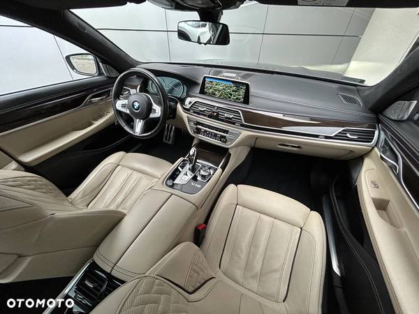 BMW Seria 7 M760Li xDrive - 34