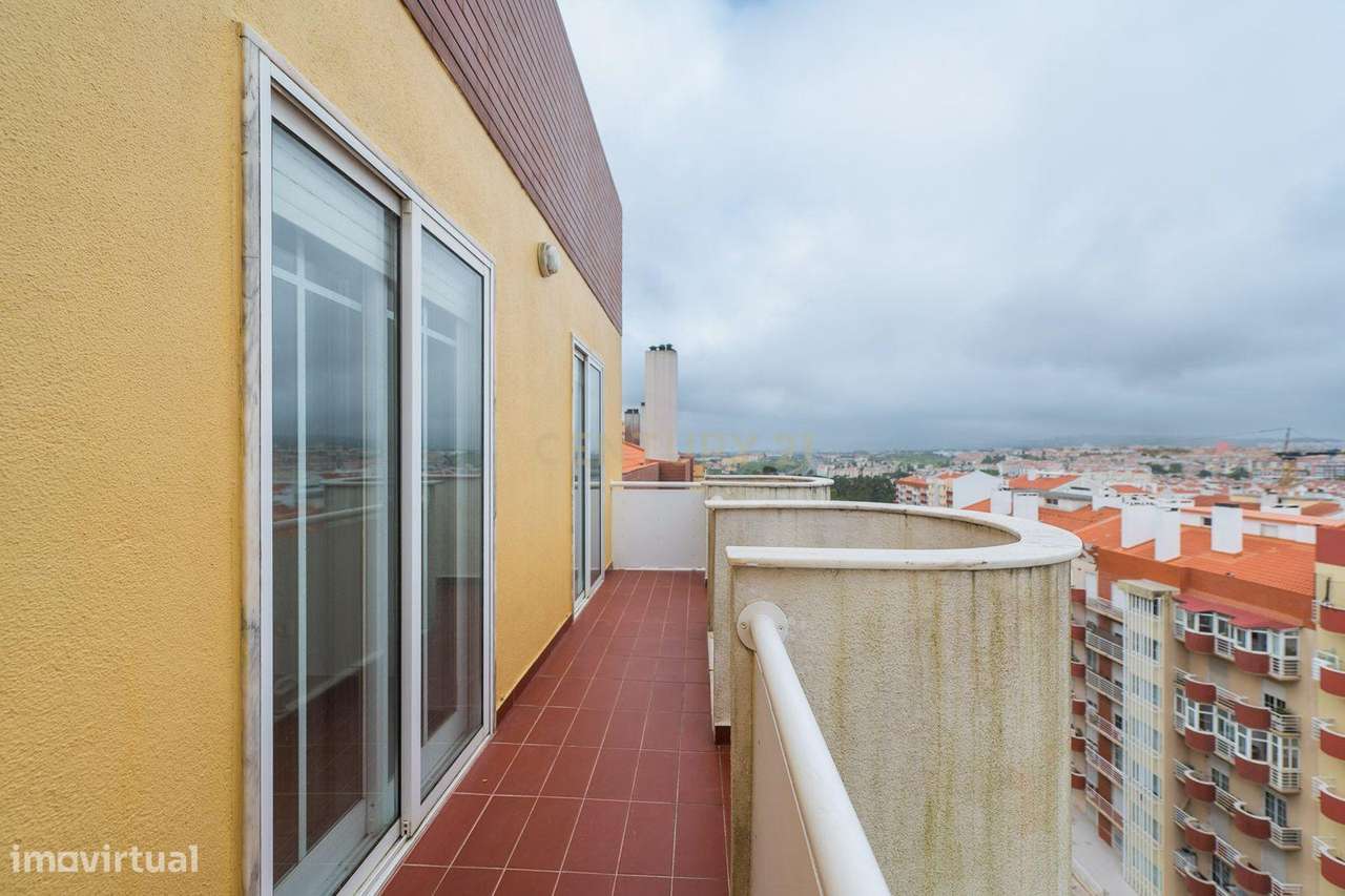 Excelente apartamento T2 com parqueamento em Rio de Mouro-27