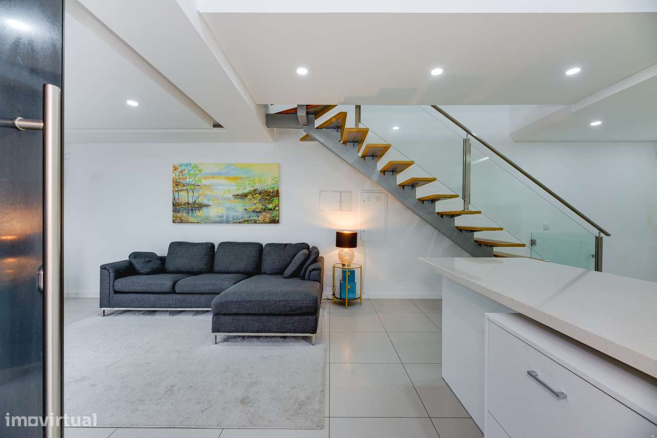 MORADIA T3 | OPEN SPACE | PISCINA| ESPAÇO EXTERIOR | FERNÃO FERRO - Grande imagem: 3/39