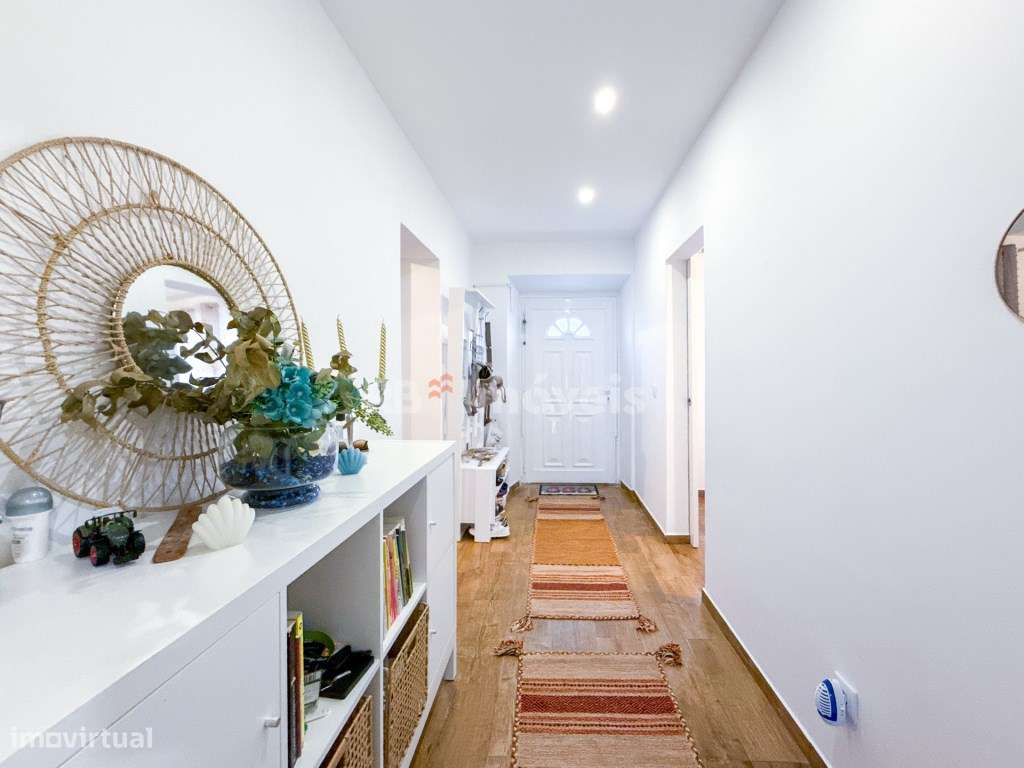 Moradia T2 térrea, inserida em terreno misto com 1720 m2, perto da ... - Grande imagem: 2/34