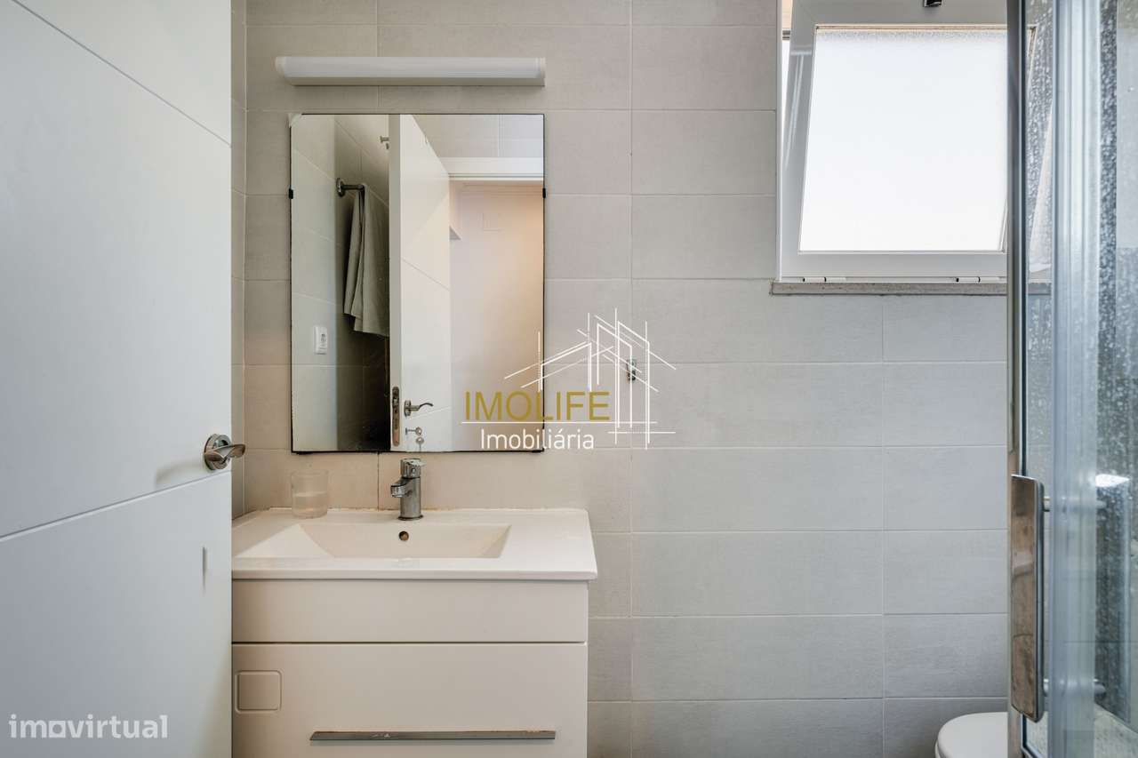 Moradia T4 com Piscina + Moradia T1 - Moita-49