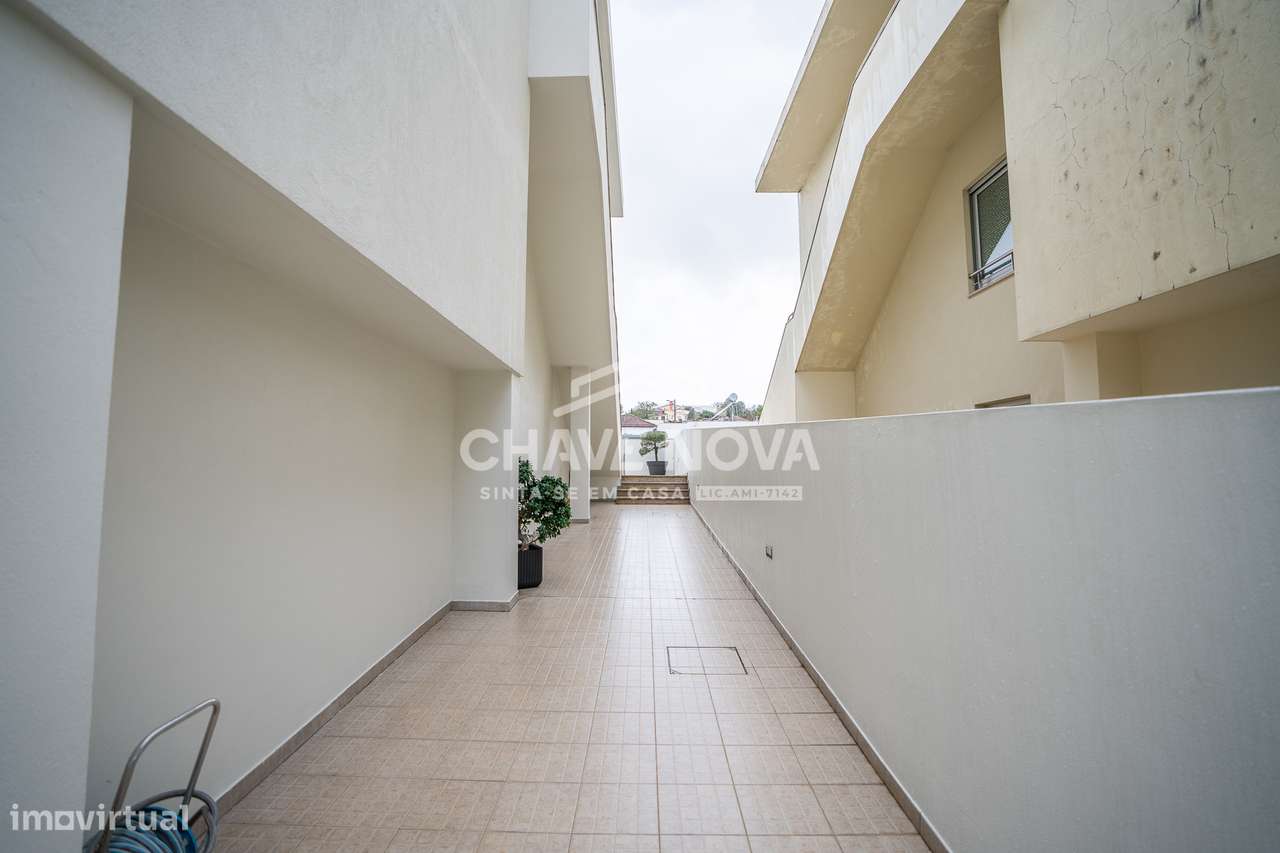 Andar Moradia T3 em S. Mamede do Coronado - Como Novo-21