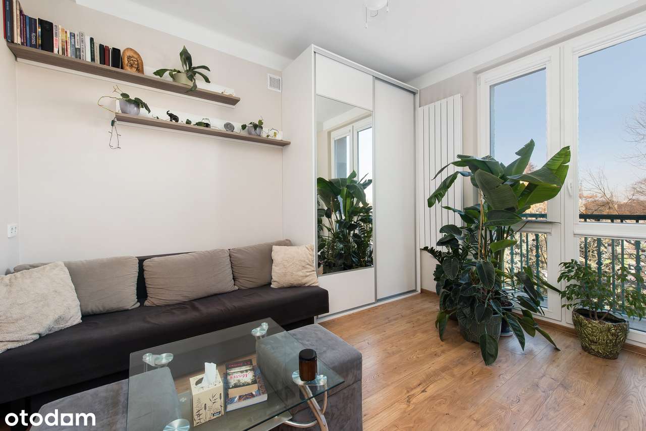 Kawalerka 19,5 m² po remoncie, Os. Centrum C 7 – gotowa do wejścia.-0