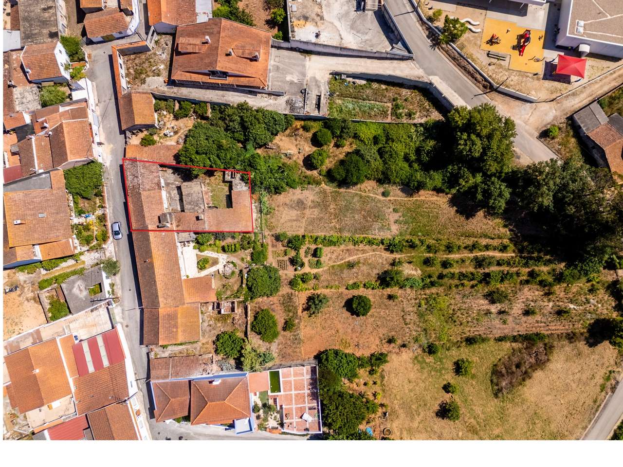 Moradia para remodelar em A-dos-Francos - Grande imagem: 5/31