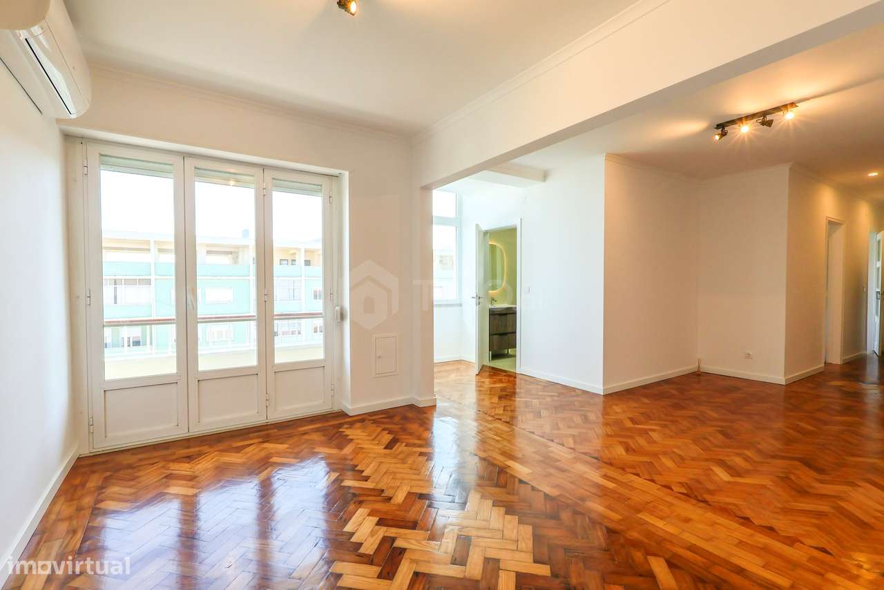 APARTAMENTO 5 ASSOALHADAS | VARANDA EM “L” PANORÂMICA | VISTA LISBOA E-4