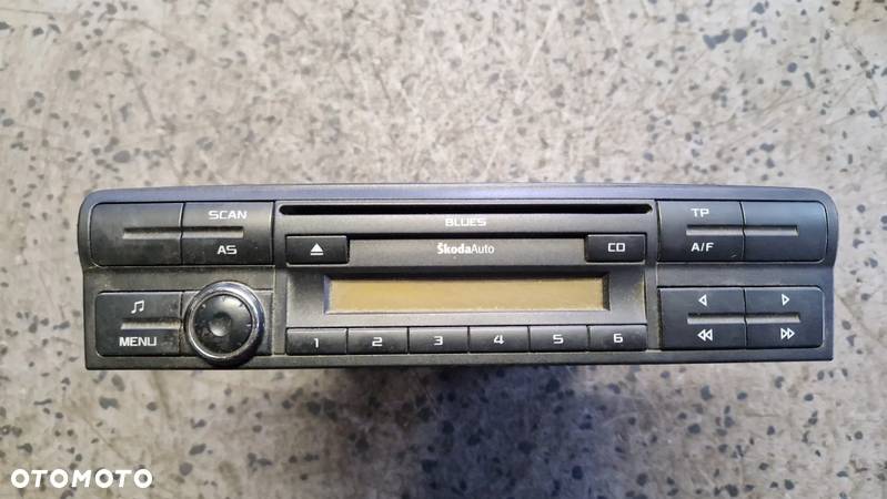 SKODA OCTAVIA II RADIO BLUES 1Z0035152E - 1