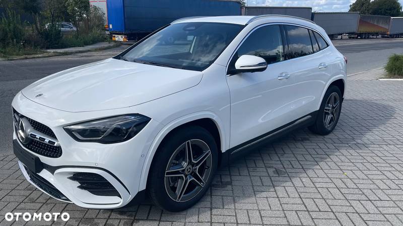 Mercedes-Benz GLA 200 AMG Line - 8