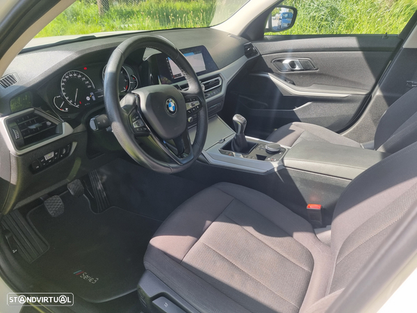 BMW 318 d Touring Essence - 17