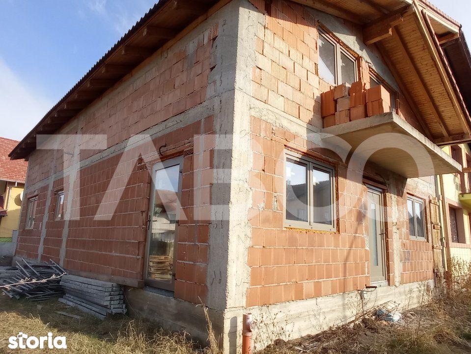 Casa 6 camere balcoane 2 bai curte individuala zona Tineretului Sibiu