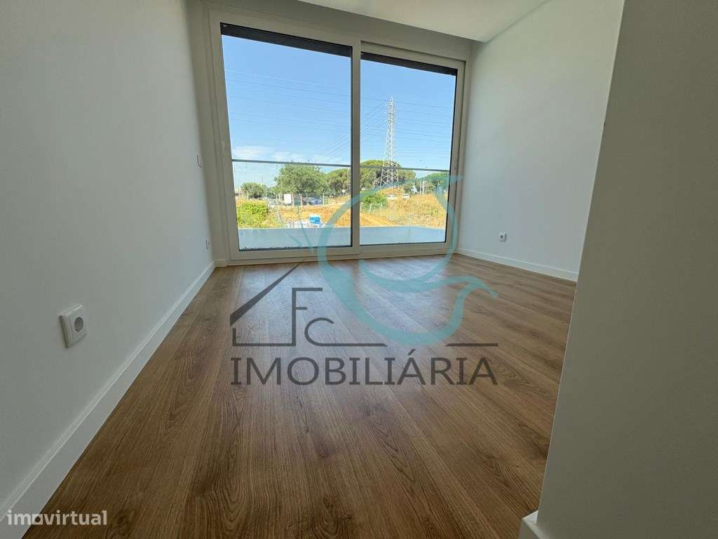 Moradia T3 com acabamentos de Luxo e Piscina - Quinta da Amizade-43