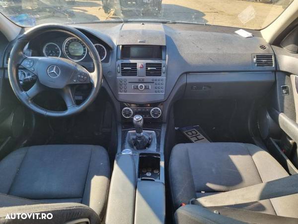 plansa bord mercedes c class w204 non facelift in stare buna - 1