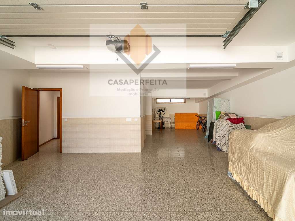 Luxuosa Moradia T4 como Nova com Terraços e Box para 3 Carros - Jun...-54