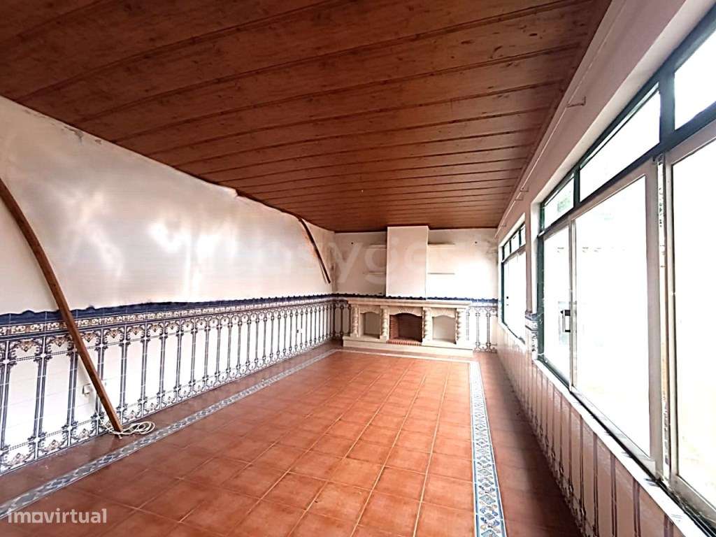 Fantástica moradia com 2 pisos, anexos e comercio-6