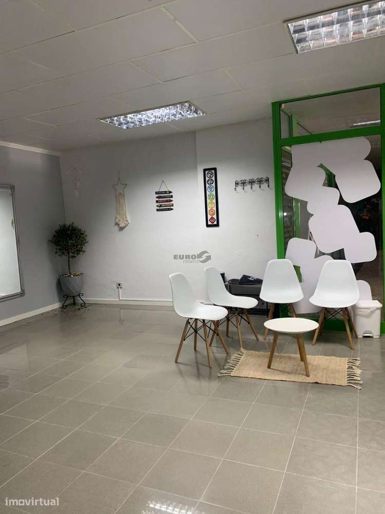 Loja ampla em Centro Comercial  Palmeiras-8